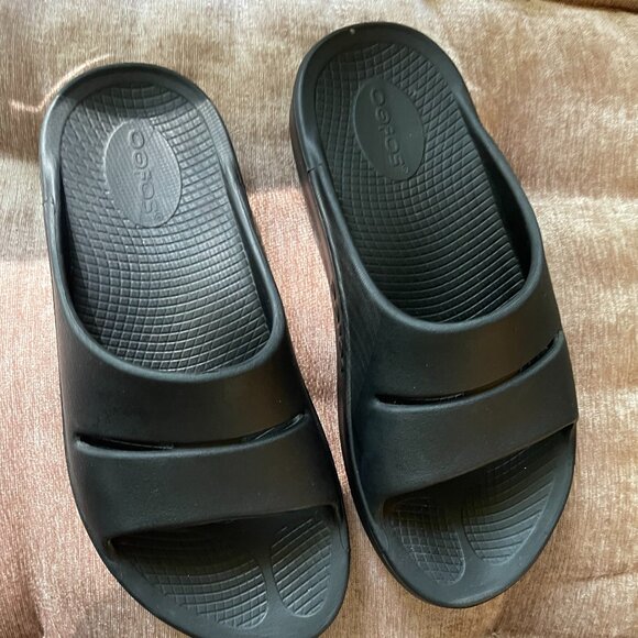 OOFOS Womens's OOAHH Slide Sandal - Picture 1 of 6